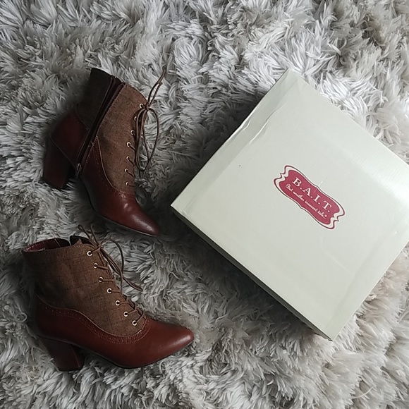 B.A.I.T. Footwear oxford spectator boots - Picture 2 of 7